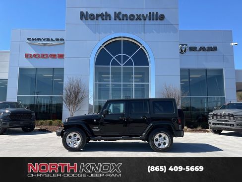 Used 2017 Jeep Wrangler Unlimited Sahara w/ Connectivity Group image 2