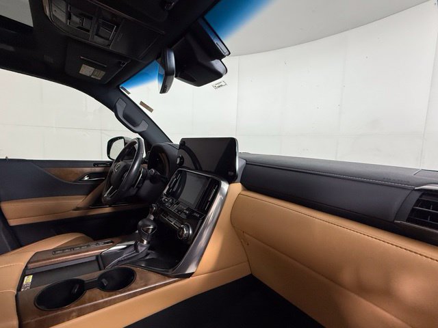 Used 2023 Lexus LX 600 4WD w/ Accessory Package (Z1) image 33