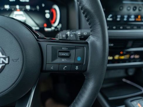 Used 2022 Nissan Rogue Platinum w/ Head-Up Display Package image 30