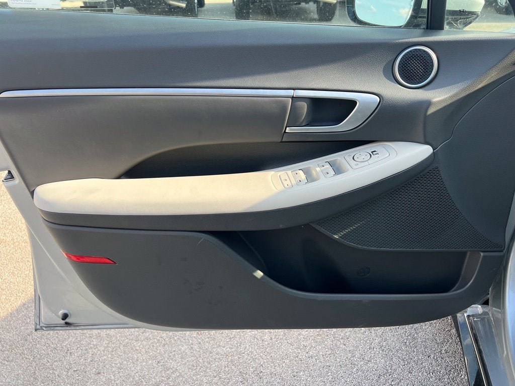 Used 2025 Hyundai Sonata SEL FWD image 10