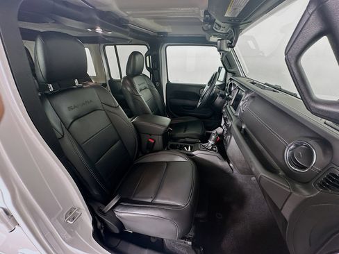 Used 2023 Jeep Wrangler Sahara w/ Cold Weather Group image 30