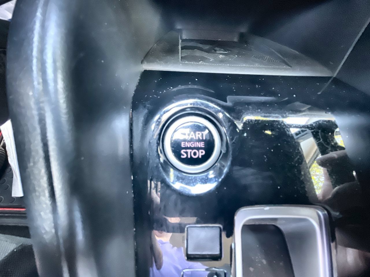 Used 2024 Nissan Versa SR FWD image 16