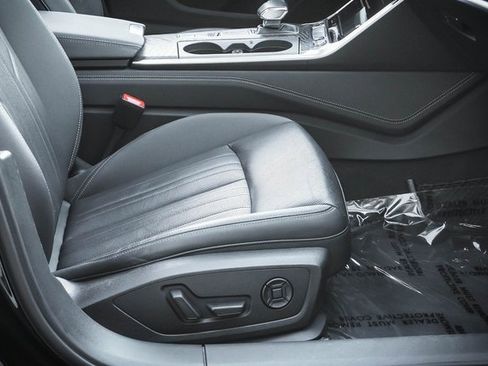 Used 2021 Audi A6 Premium Plus w/ Premium Plus Package image 24
