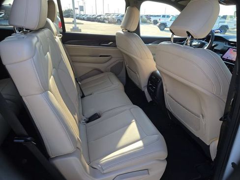 Used 2025 Jeep Grand Cherokee L Limited RWD image 23