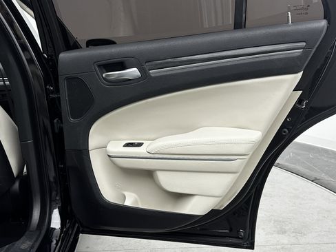 Used 2021 Chrysler 300 Touring L w/ Popular Equipment Group image 34