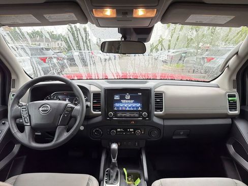Used 2022 Nissan Frontier SV AWD/4WD image 25