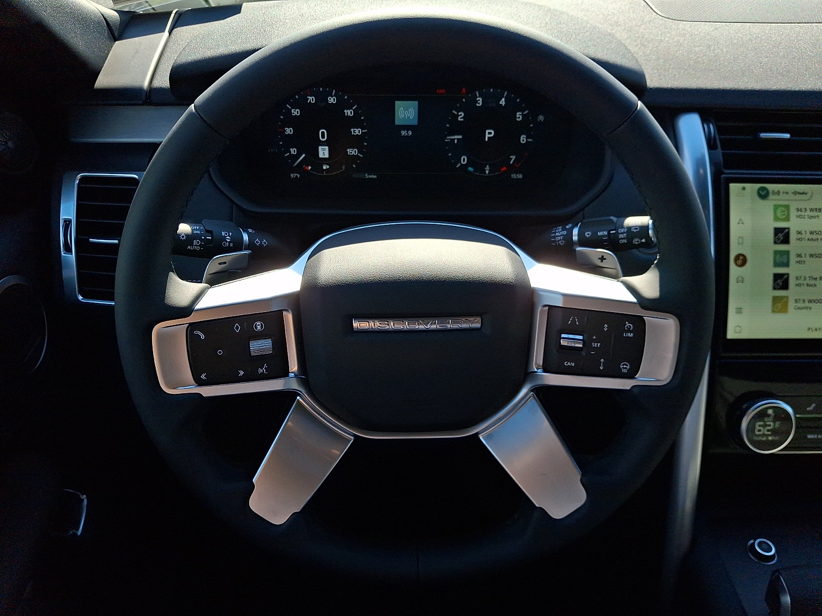 New 2026 Land Rover Discovery Limited Edition AWD/4WD image 18