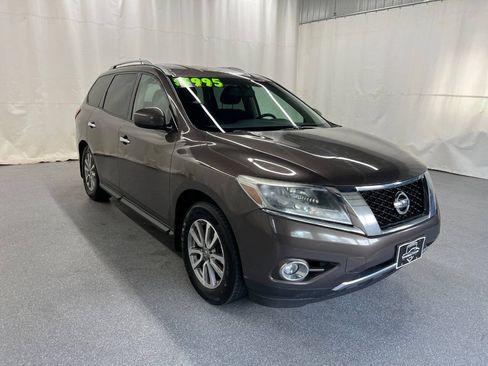 Used 2015 Nissan Pathfinder SV w/ Trailer Tow Package AWD/4WD image 3