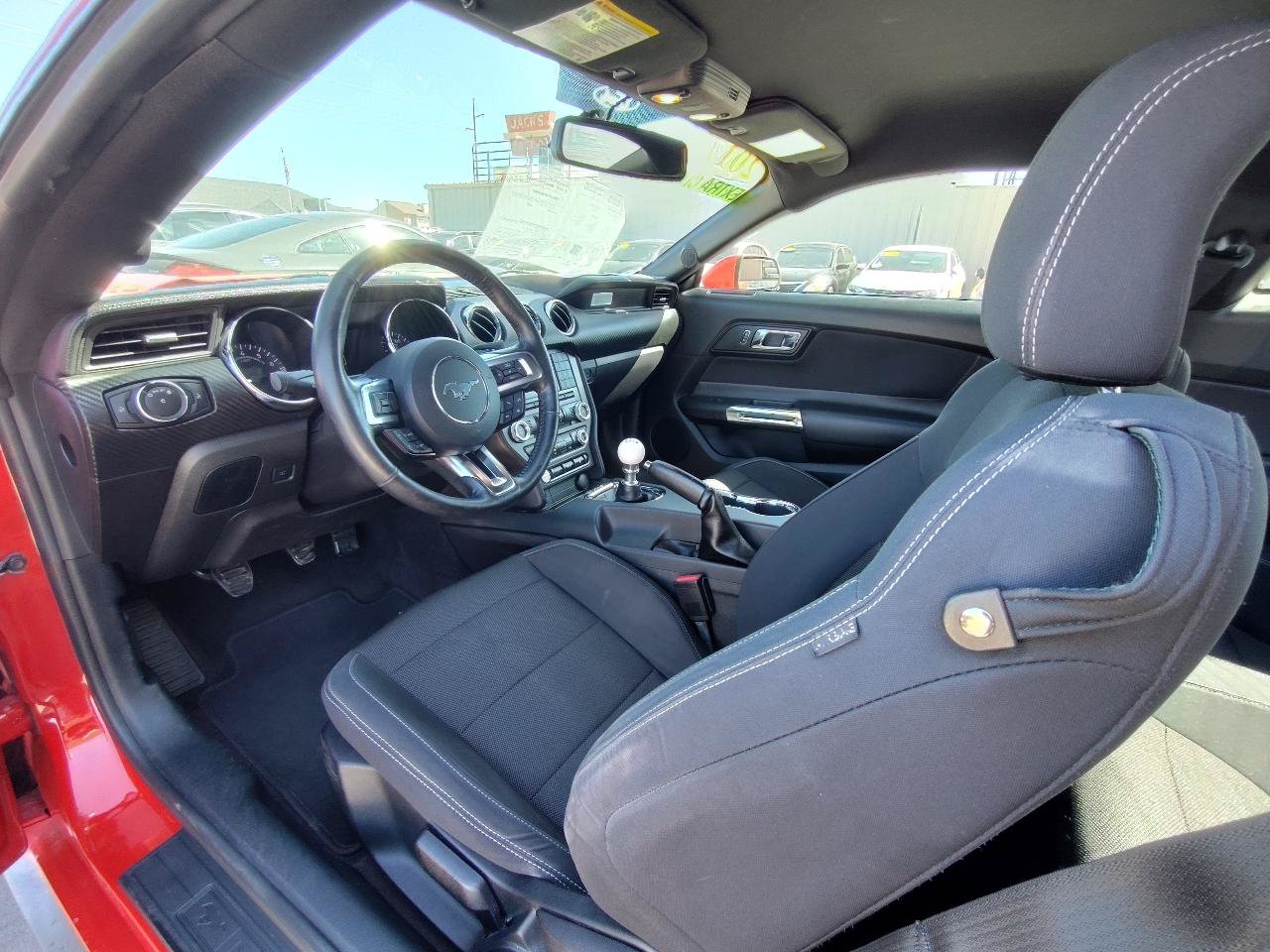 Used 2017 Ford Mustang Coupe RWD image 13