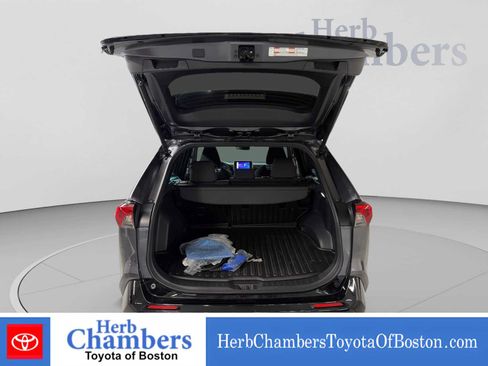 Used 2024 Toyota RAV4 SE AWD/4WD image 4
