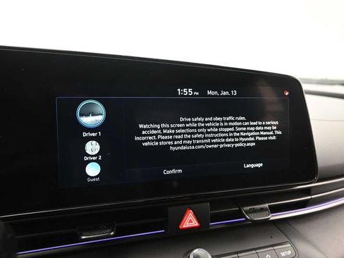 Certified 2025 Hyundai Elantra SEL FWD image 18