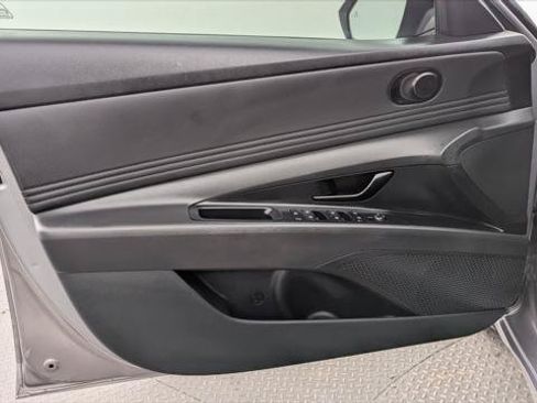 Used 2025 Hyundai Elantra Sport FWD image 13