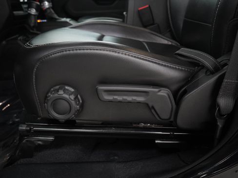 Used 2020 Jeep Wrangler Unlimited Sahara w/ Uconnect 4C Nav & Sound Group AWD/4WD image 26