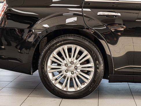 Used 2012 Chrysler 300 C w/ 19-Premium Speaker Group image 10