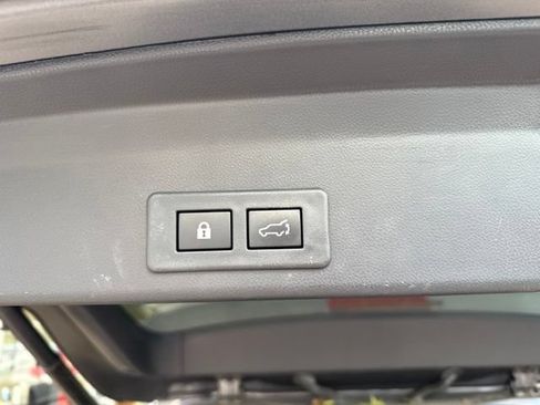 Used 2023 Subaru Ascent Limited w/ Technology Package AWD/4WD image 17