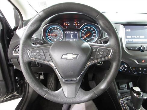 Used 2017 Chevrolet Cruze LT w/ Convenience Package image 31