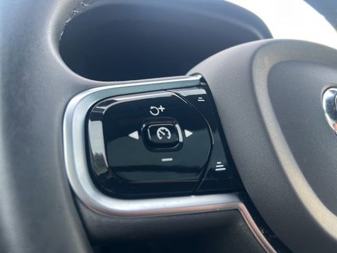 Certified 2023 Volvo XC60 B5 Plus image 32