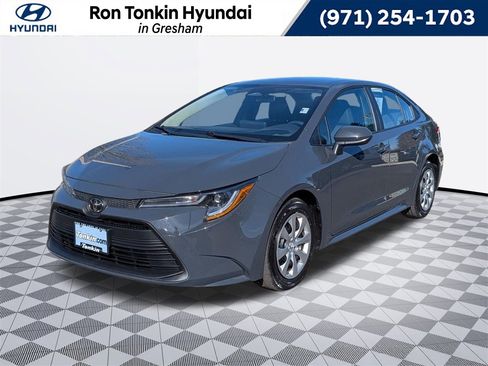Used 2025 Toyota Corolla LE image 1