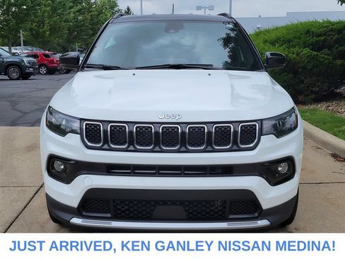 Used 2023 Jeep Compass Limited AWD/4WD image 8