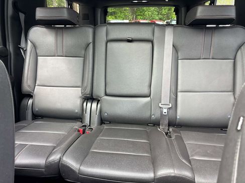 Used 2023 Chevrolet Suburban RST AWD/4WD image 10