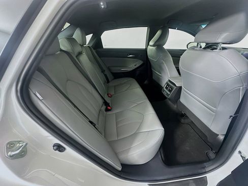 Used 2022 Toyota Avalon XLE image 26