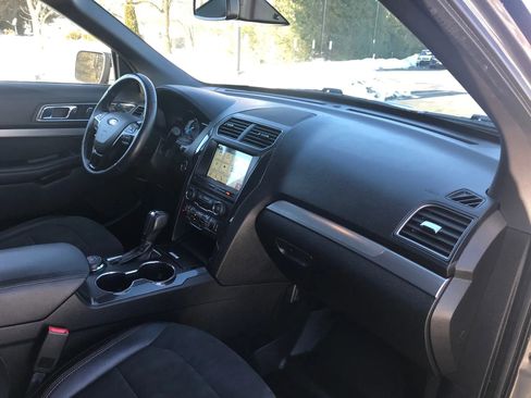 Used 2018 Ford Explorer XLT w/ Equipment Group 202A image 50