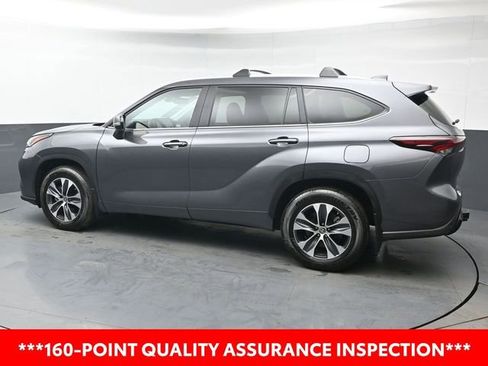 Certified 2024 Toyota Highlander XLE AWD/4WD image 4