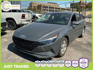 Used 2023 Hyundai Elantra SE FWD video 1