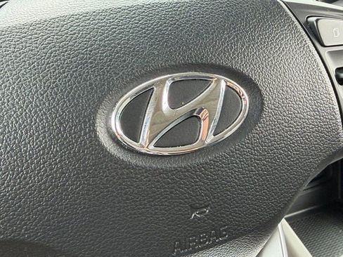 Used 2024 Hyundai Venue SEL image 27