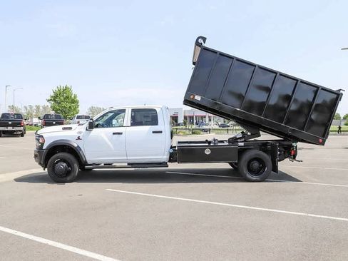 New 2023 RAM 5500 Tradesman AWD/4WD image 28