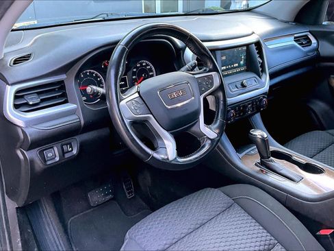 Used 2019 GMC Acadia SLE image 16