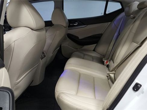 Used 2017 Nissan Maxima 3.5 SV image 19