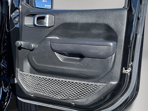 Used 2023 Jeep Gladiator Sport image 29