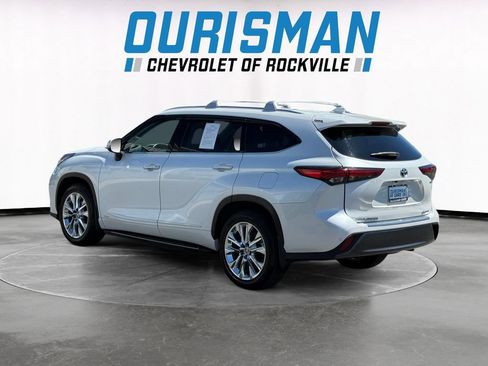 Used 2023 Toyota Highlander Limited image 4