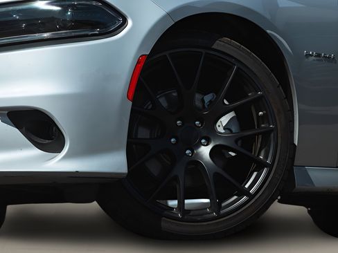 Used 2022 Dodge Charger R/T RWD image 3