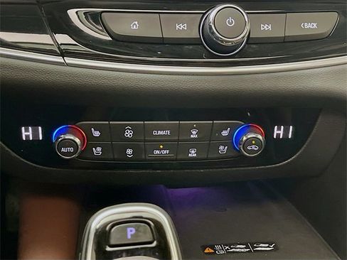 Used 2018 Buick Enclave Avenir w/ Avenir Technology Package image 17