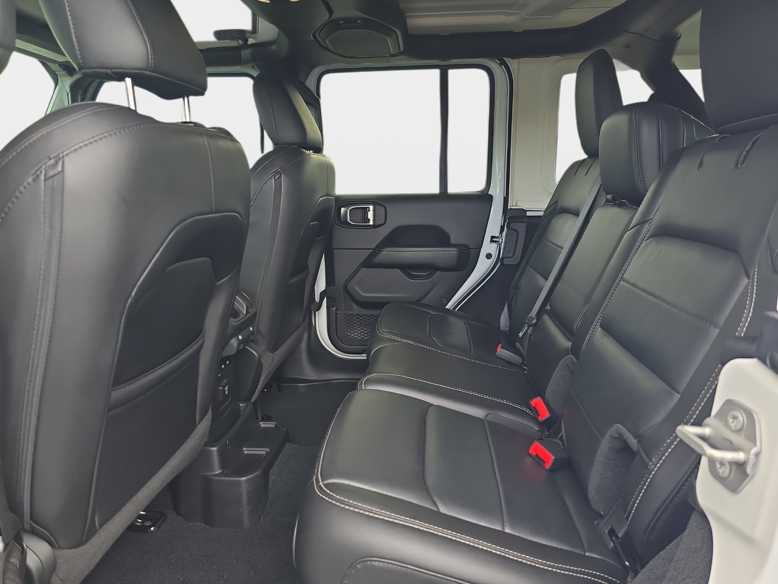 Used 2021 Jeep Wrangler Unlimited Sahara AWD/4WD image 17
