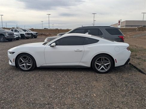 Used 2024 Ford Mustang Coupe image 7