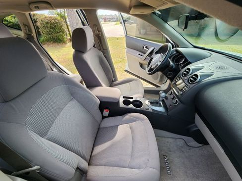 Used 2012 Nissan Rogue SV image 8