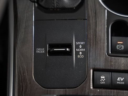 Used 2021 Toyota Highlander Platinum image 30