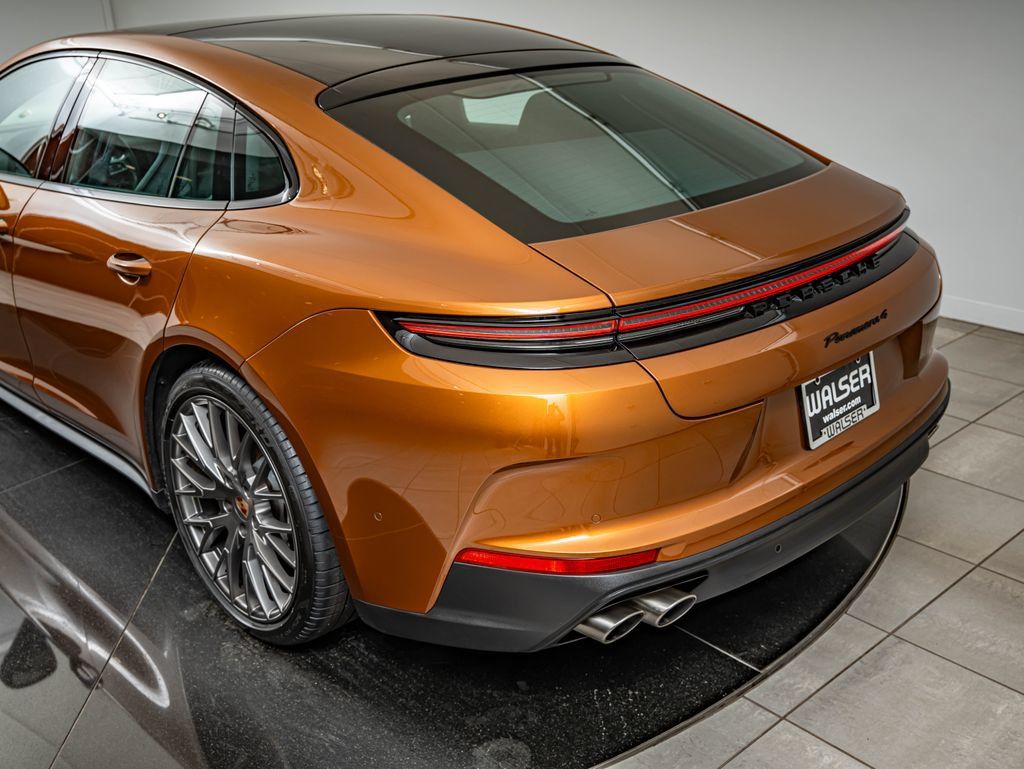Certified 2024 Porsche Panamera 4 AWD/4WD image 22
