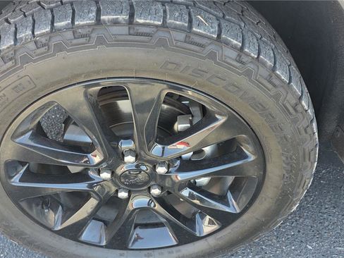 Used 2019 Jeep Grand Cherokee Altitude AWD/4WD image 9