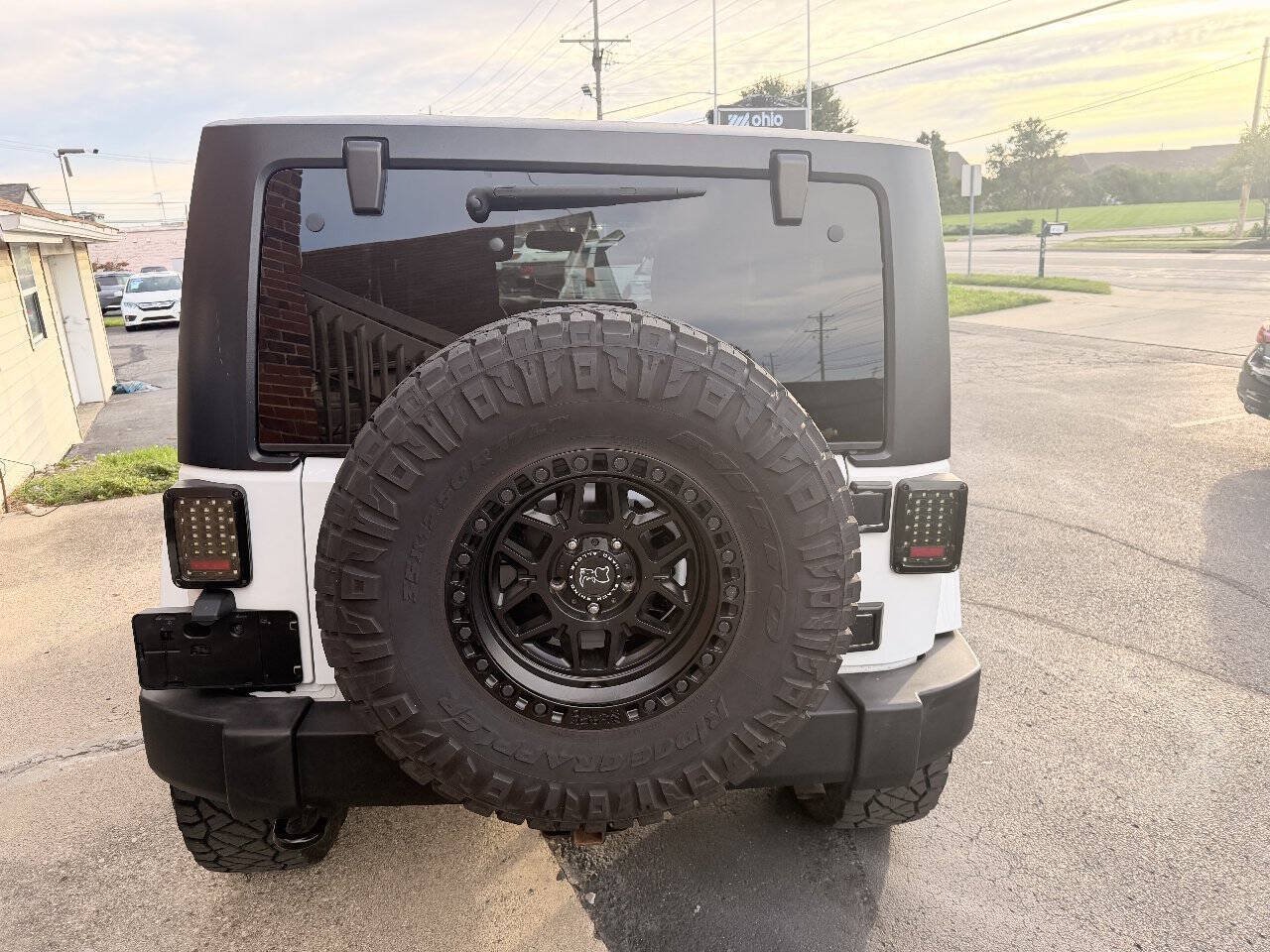 Used 2016 Jeep Wrangler Sahara w/ Dual Top Group AWD/4WD image 6