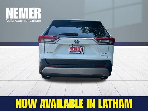 Used 2022 Toyota RAV4 Limited AWD/4WD image 3