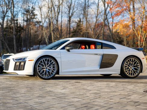Used 2018 Audi R8 V10 plus image 3