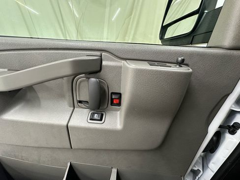Used 2025 Chevrolet Express 3500 LT w/ LT Preferred Equipment Group RWD image 26