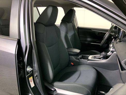 Used 2019 Toyota RAV4 LE w/ All Weather Liner Package AWD/4WD image 8