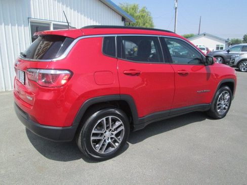Used 2017 Jeep Compass Latitude w/ Popular Equipment Group FWD image 6