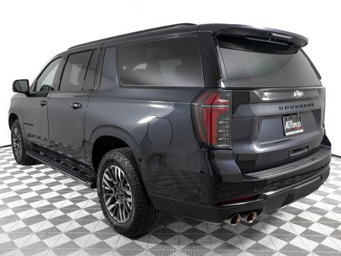 Used 2025 Chevrolet Suburban Z71 AWD/4WD image 6
