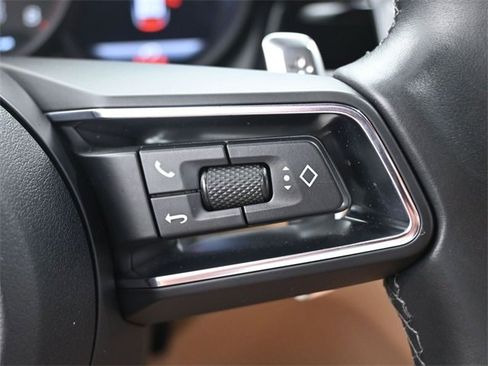 Used 2022 Porsche Macan image 17